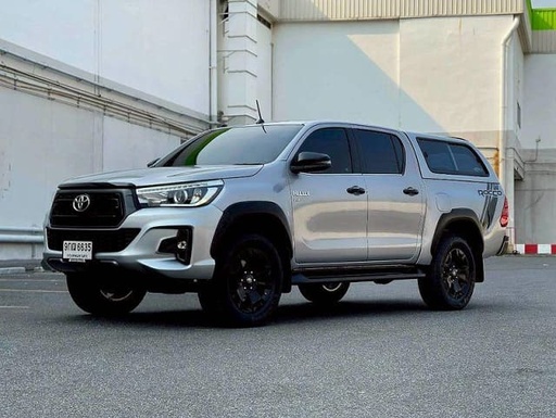 2019 TOYOTA Hilux