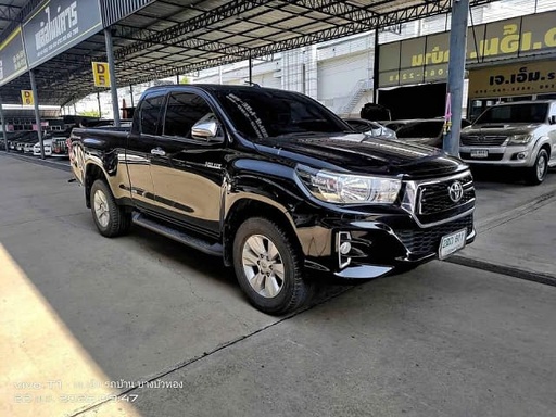 2019 TOYOTA Hilux