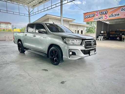 2017 TOYOTA Hilux