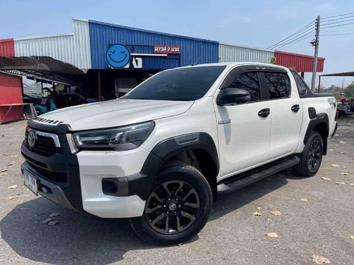 2022 TOYOTA Hilux