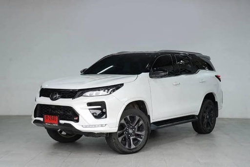 2020 TOYOTA Fortuner