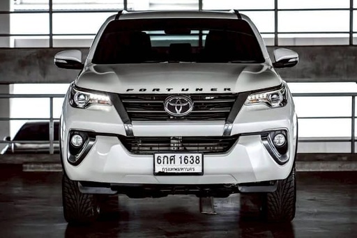 2017 TOYOTA Fortuner
