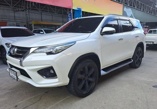 2018 TOYOTA Fortuner