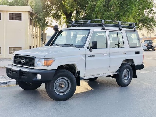 2018 TOYOTA Land Cruiser