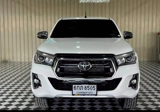 2017 TOYOTA Hilux