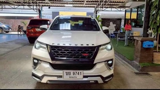 2019 TOYOTA Fortuner