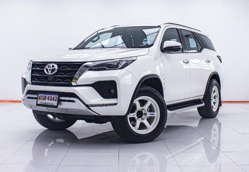 2020 TOYOTA Fortuner