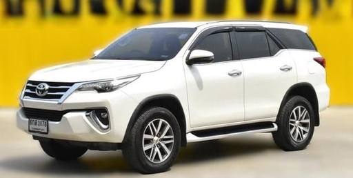 2017 TOYOTA Fortuner