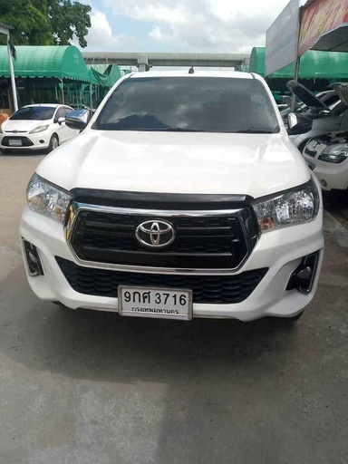 2019 TOYOTA Hilux