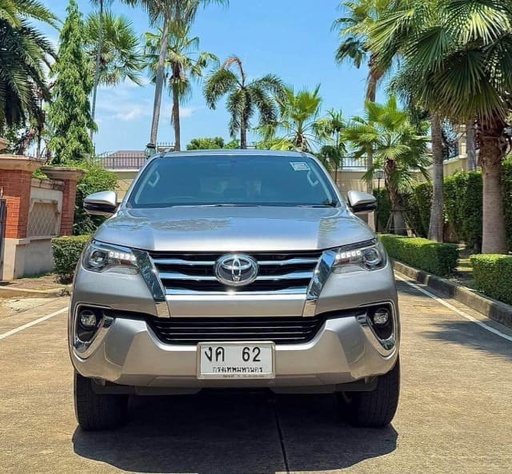2020 TOYOTA Fortuner