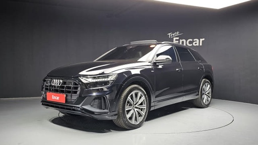 2021 AUDI Q8