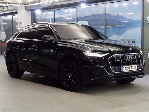 2021 AUDI Q8