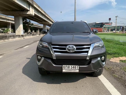2017 TOYOTA Fortuner