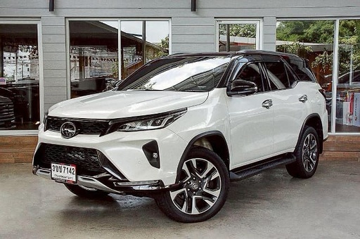 2022 TOYOTA Fortuner