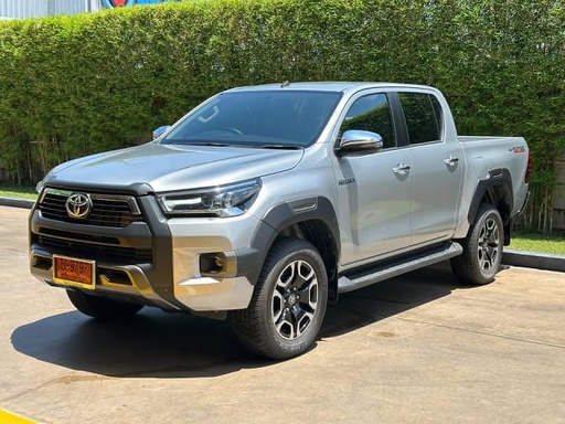 2024 TOYOTA Hilux