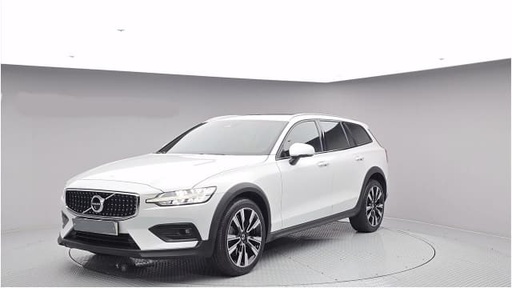 2022 VOLVO V60
