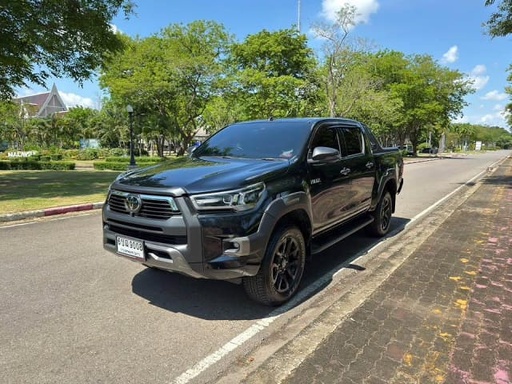 2023 TOYOTA Hilux