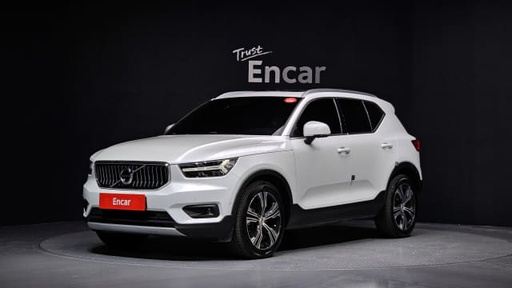 2019 VOLVO XC40