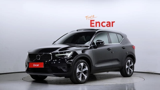 2023 VOLVO XC40, 