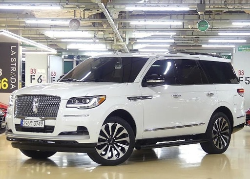 2022 Lincoln Navigator, 