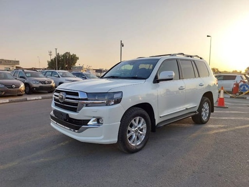 2018 TOYOTA Land Cruiser