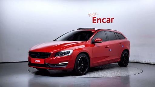 2018 VOLVO V60
