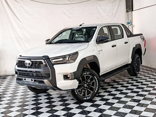 2025 TOYOTA Hilux