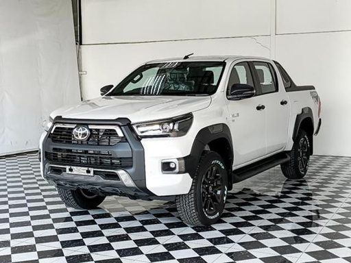 2025 TOYOTA Hilux