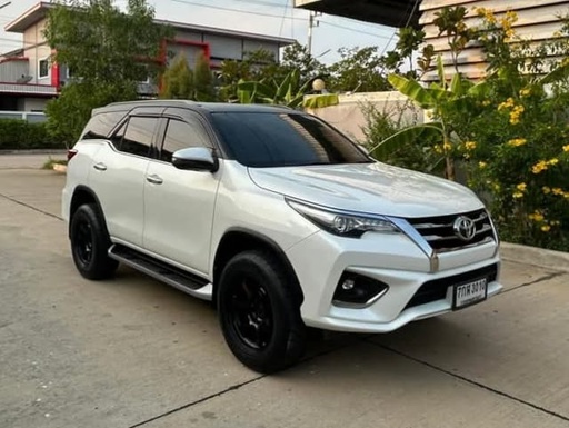 2018 TOYOTA Fortuner