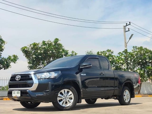 2023 TOYOTA Hilux