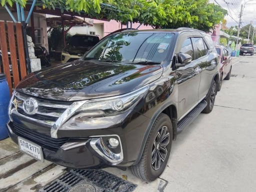 2017 TOYOTA Fortuner