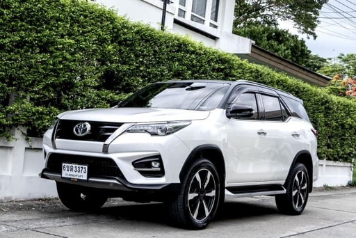 2019 TOYOTA Fortuner