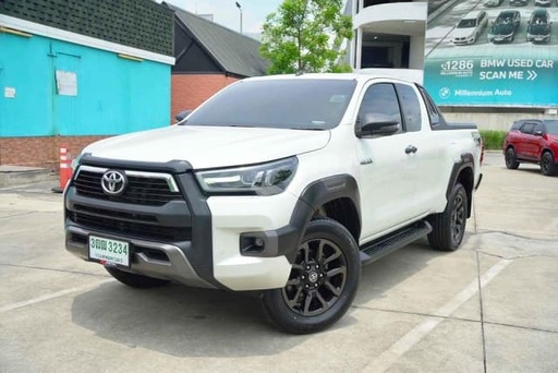 2021 TOYOTA Hilux