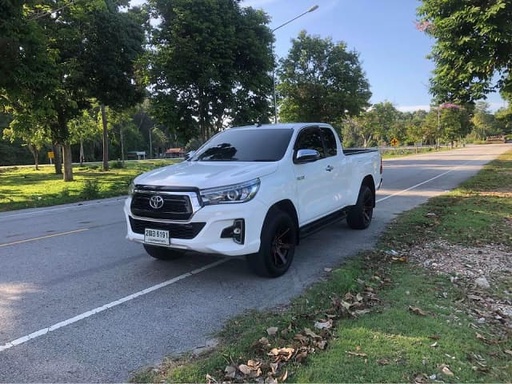 2019 TOYOTA Hilux