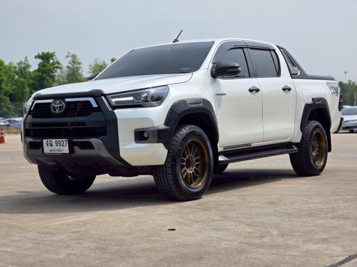 2020 TOYOTA Hilux, 