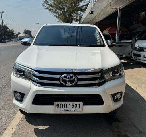 2017 TOYOTA Hilux