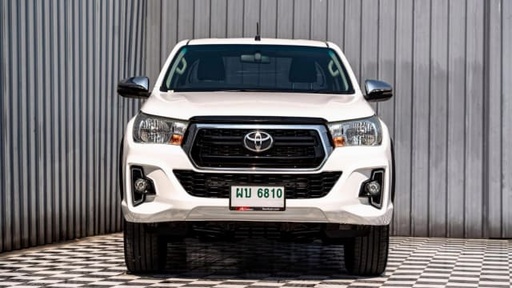 2019 TOYOTA Hilux