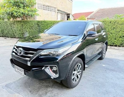 2017 TOYOTA Fortuner