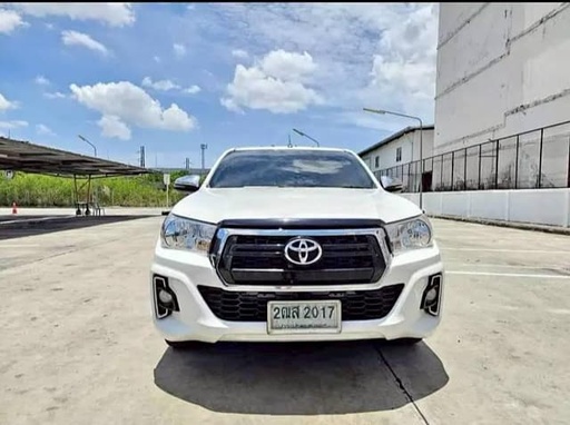 2019 TOYOTA Hilux