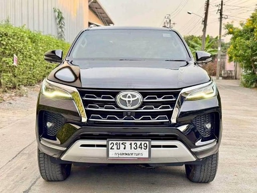 2022 TOYOTA Fortuner