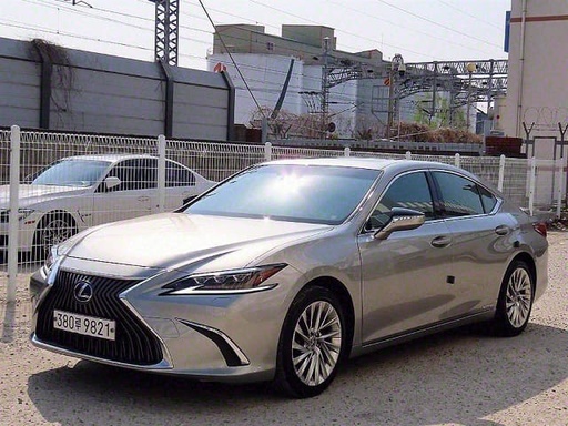 2021 LEXUS ES