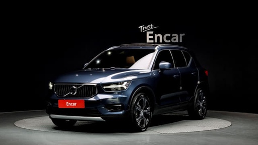 2021 VOLVO XC40, 