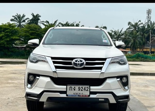 2017 TOYOTA Fortuner