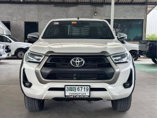 2021 TOYOTA Hilux