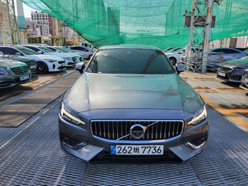 2021 VOLVO S60