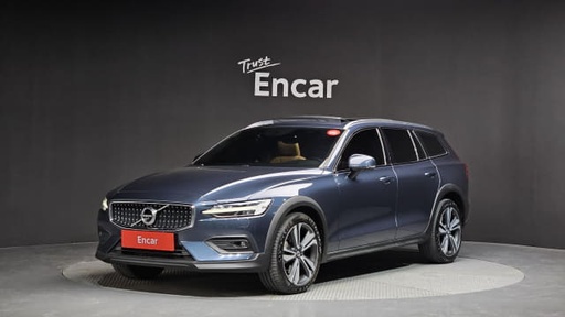 2021 VOLVO V60