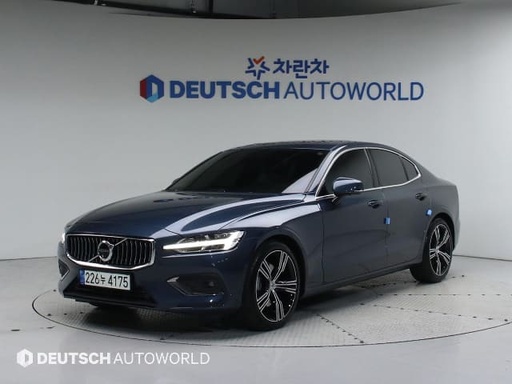 2021 VOLVO S60