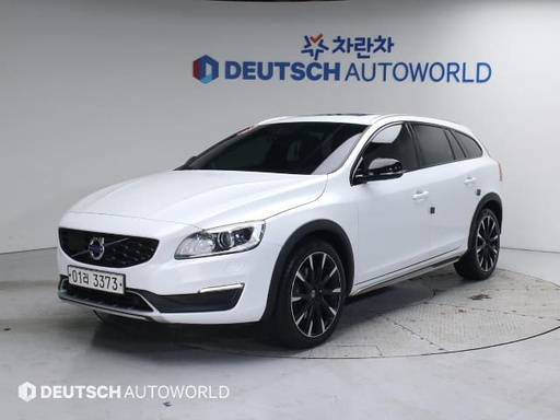 2017 VOLVO V60