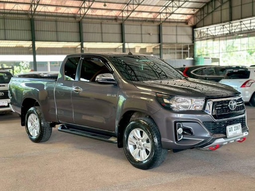 2019 TOYOTA Hilux