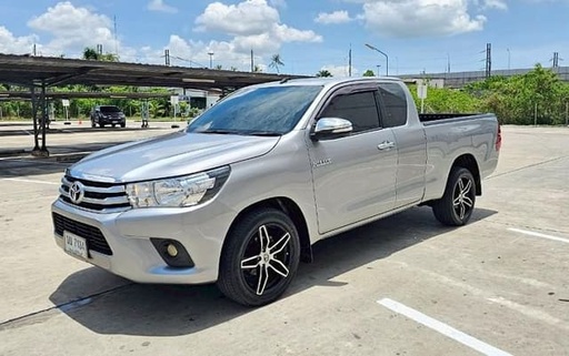 2017 TOYOTA Hilux